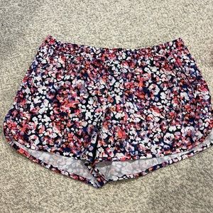 Old Navy active shorts - lined